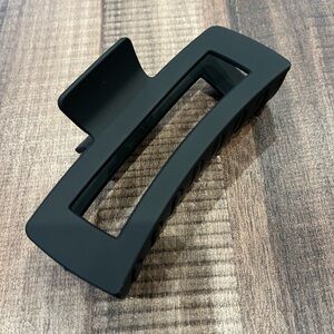 Matte Black Hair Claw Clip